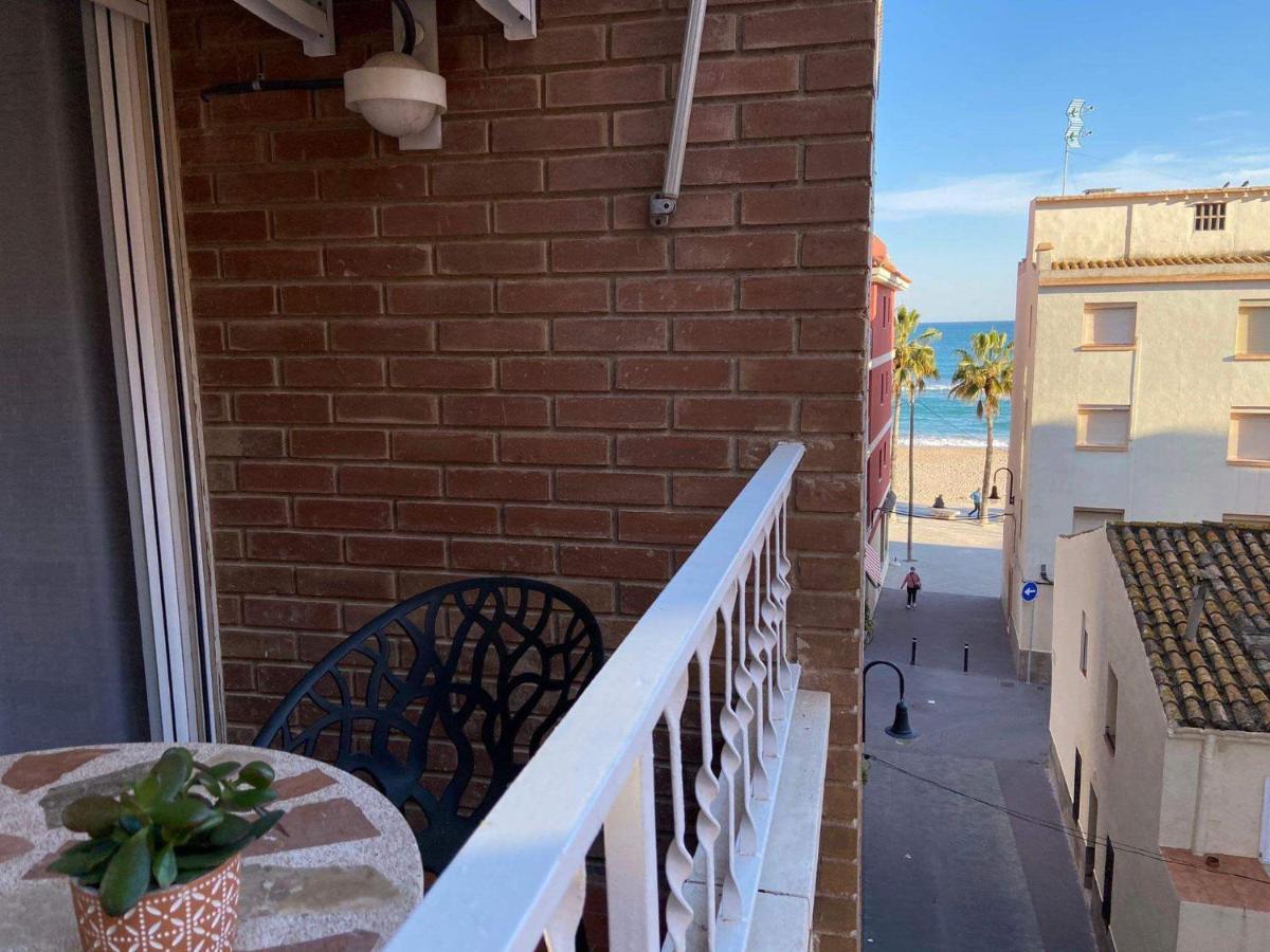 Apartamento a 1 minuto de la playa Torredembarra Exterior foto